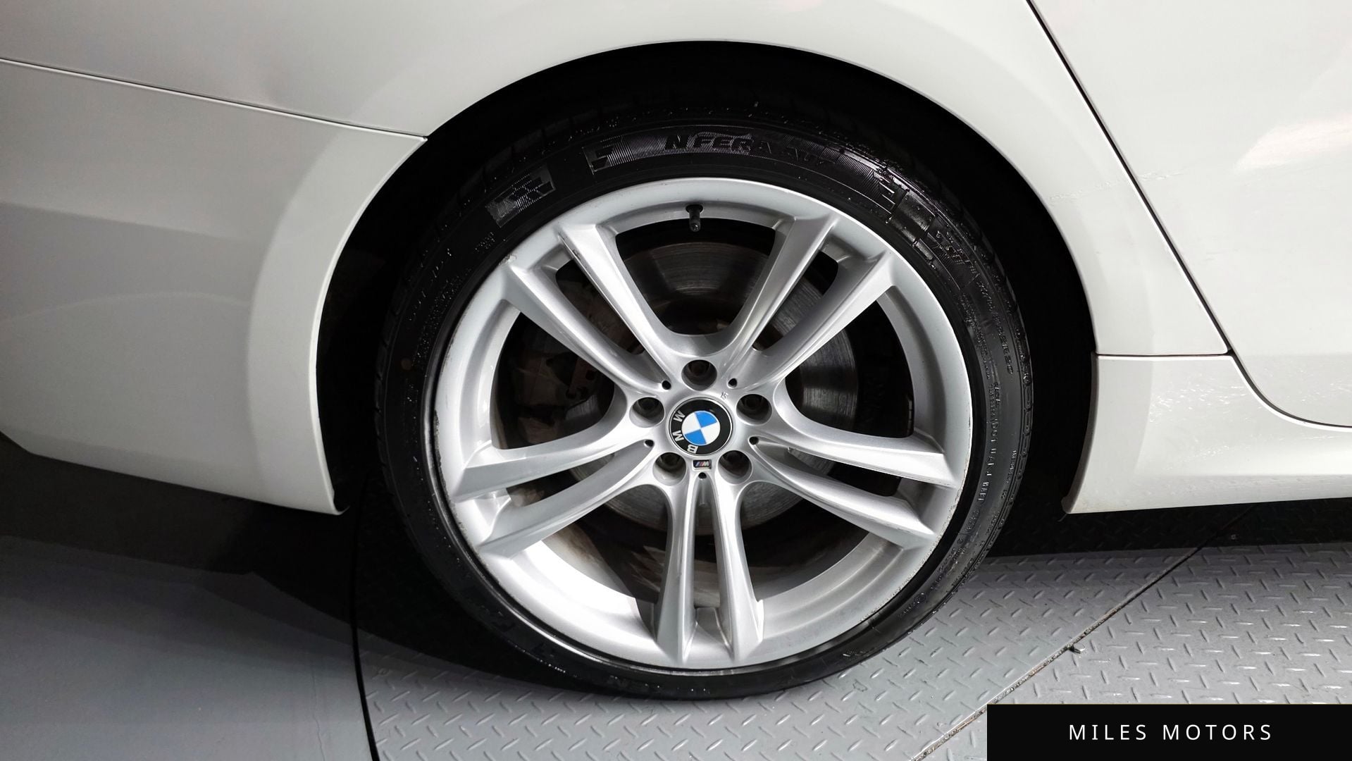BMW 5 Series GT (F07) 2012 — миниатюра 5