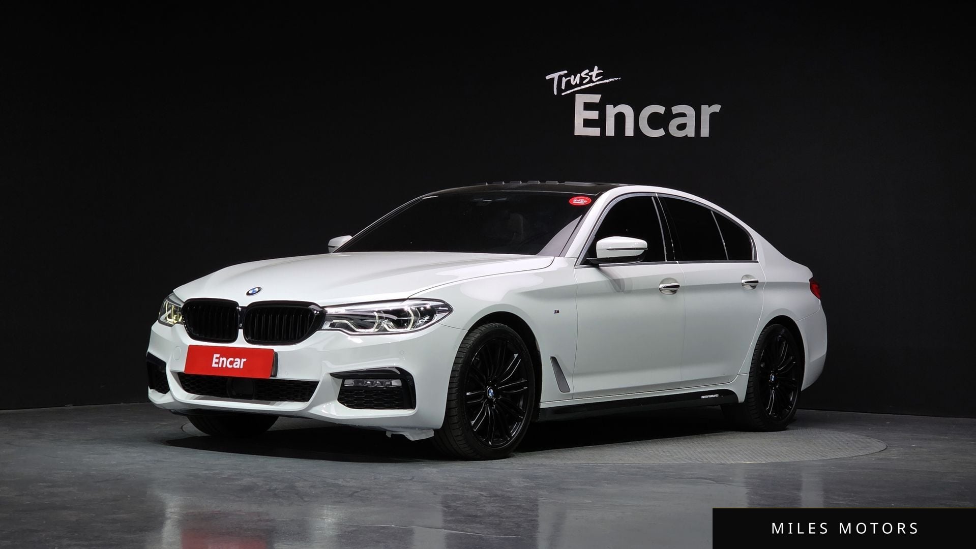 BMW 5 Series (G30) 2018 — фото 1 из 12