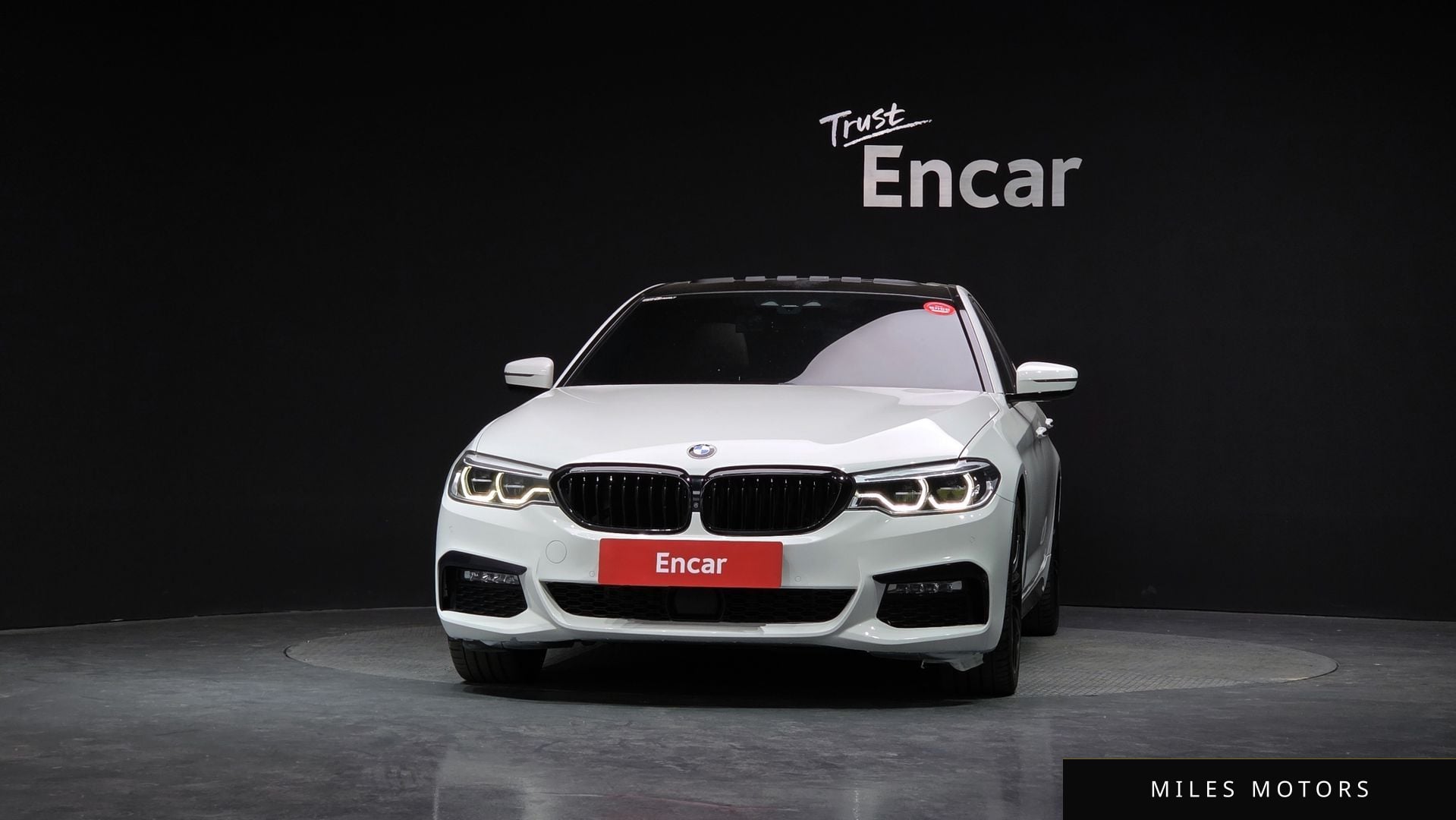 BMW 5 Series (G30) 2018 — миниатюра 3