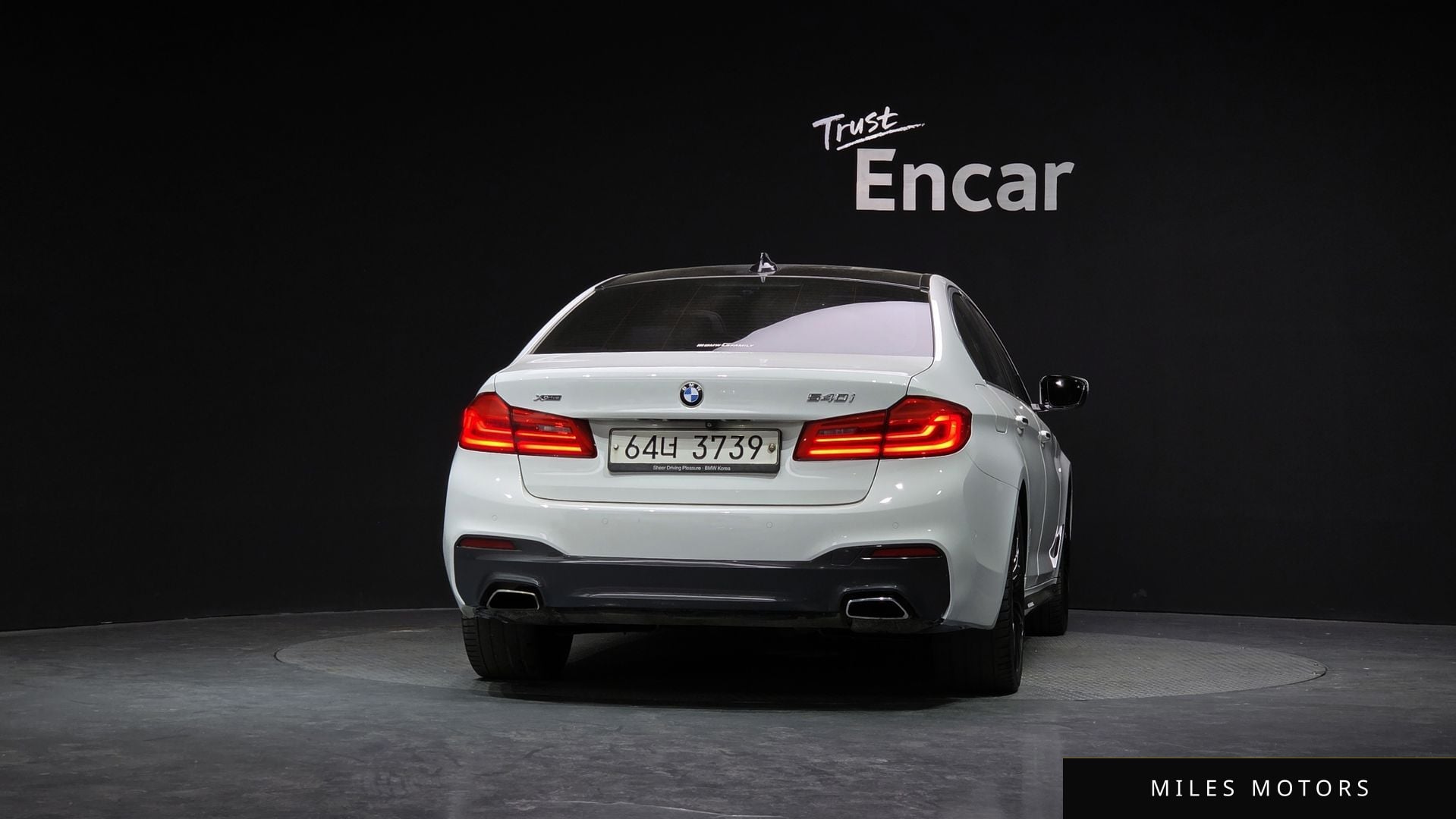 BMW 5 Series (G30) 2018 — миниатюра 4