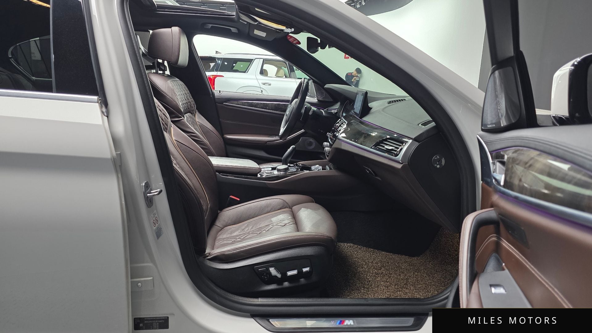 BMW 5 Series (G30) 2018 — миниатюра 11