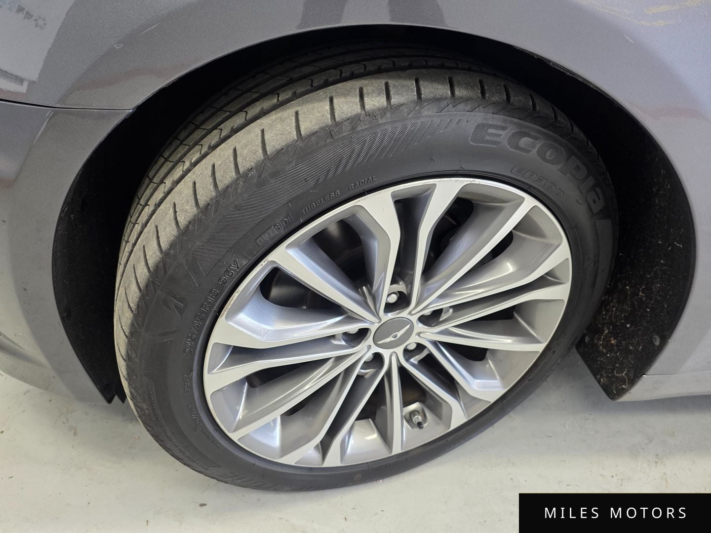Hyundai Genesis 2015 — миниатюра 5