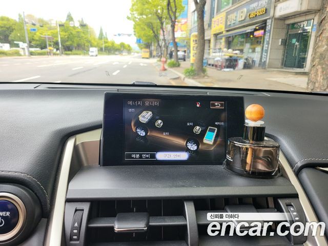 Лексус NX300h 2015 — миниатюра 10