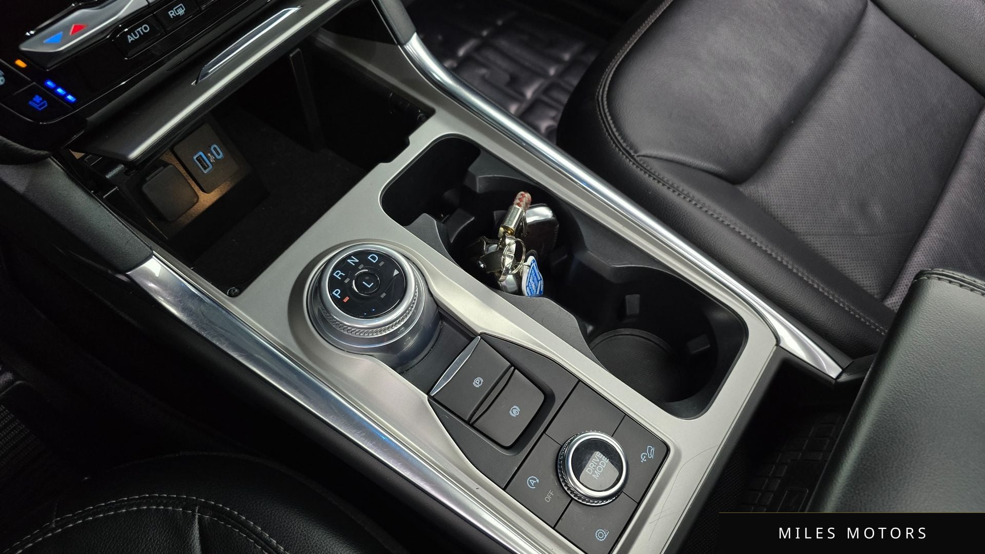 Ford Explorer 2022 — миниатюра 12