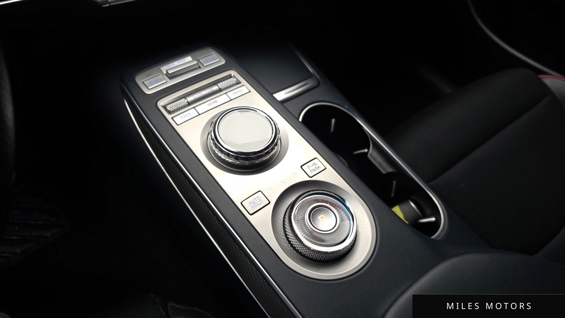 Genesis GV70 2022 — миниатюра 12