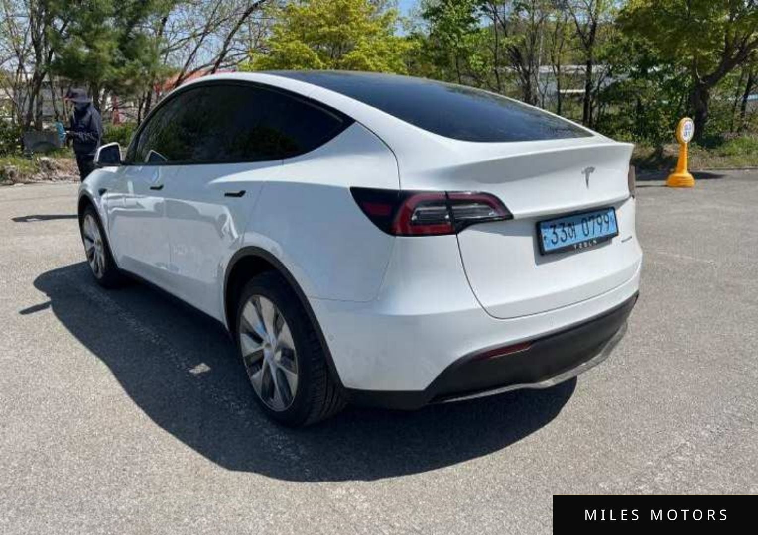 Tesla Model Y 2022 — миниатюра 9