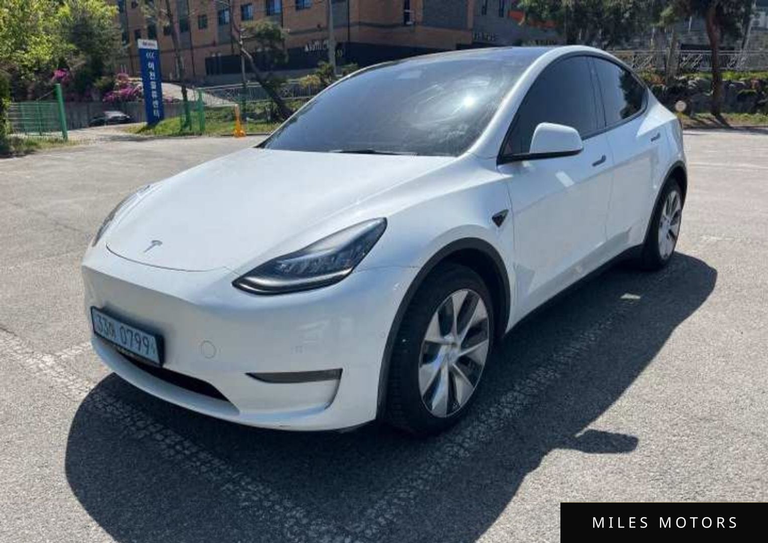 Tesla Model Y 2022 — миниатюра 11