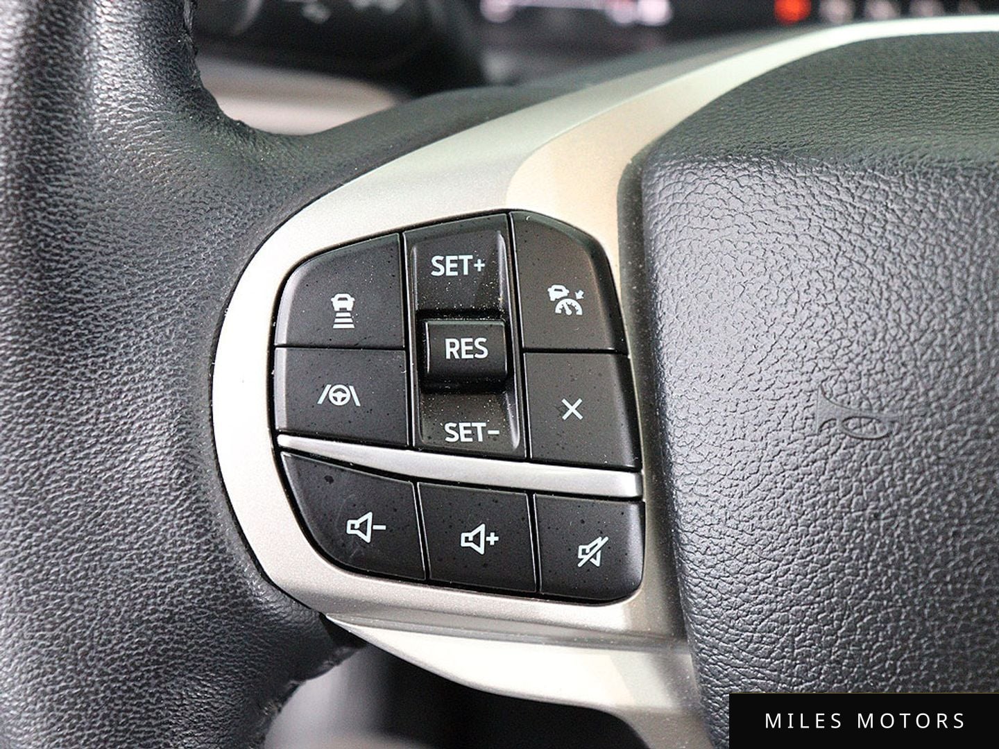 Ford Explorer 2023 — миниатюра 7