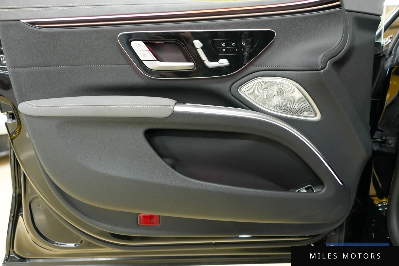 Mercedes-Benz EQS V297 2025 — миниатюра 11