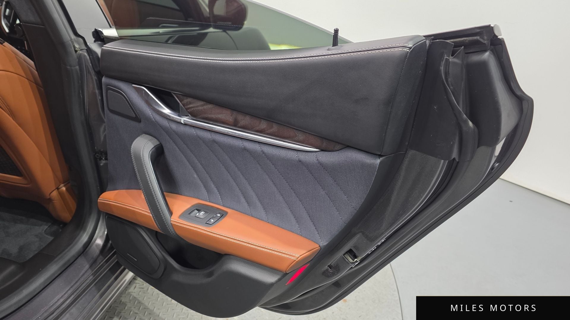 Maserati Ghibli 2019 — миниатюра 15