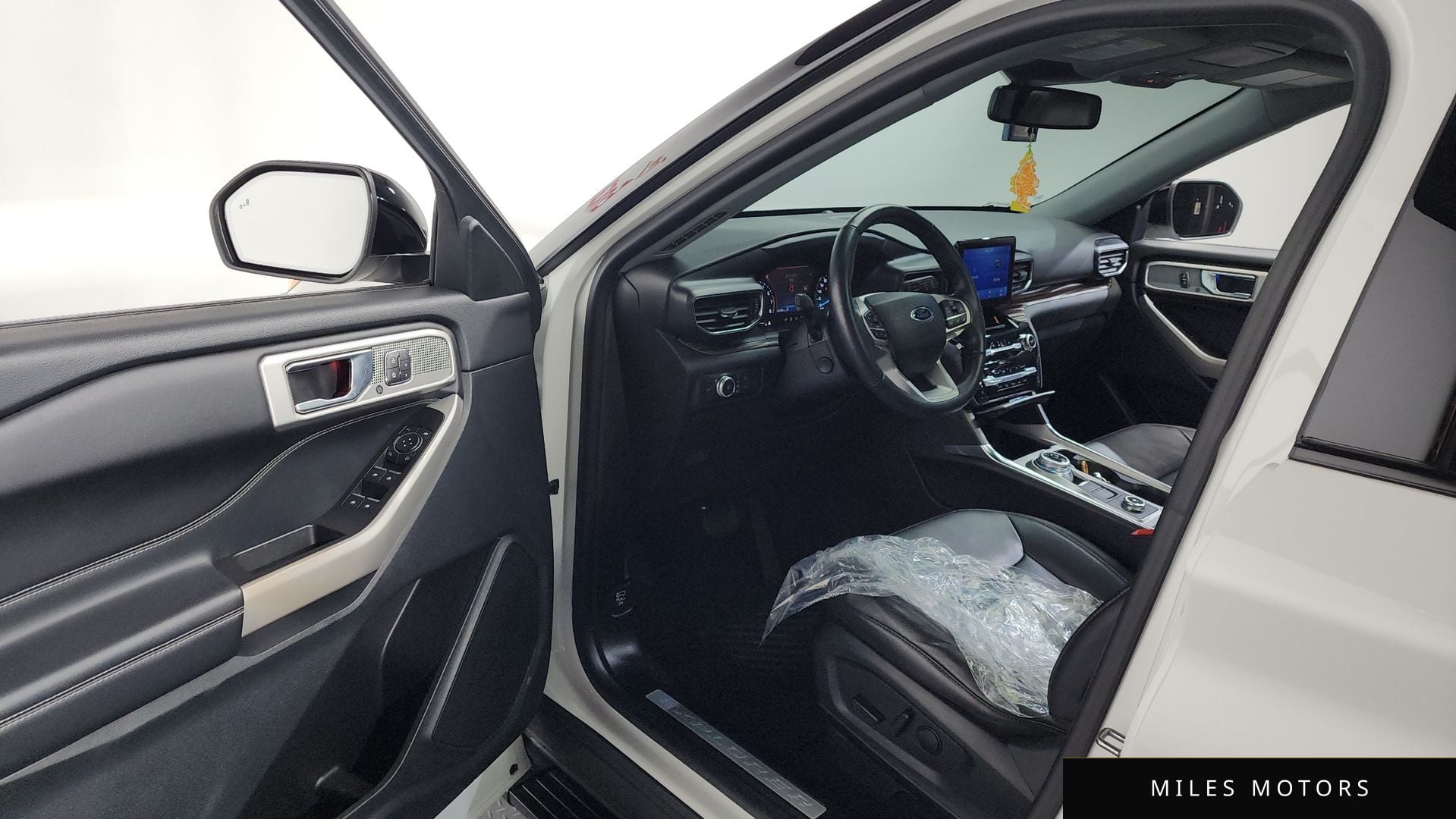 Ford Explorer 2022 — миниатюра 10