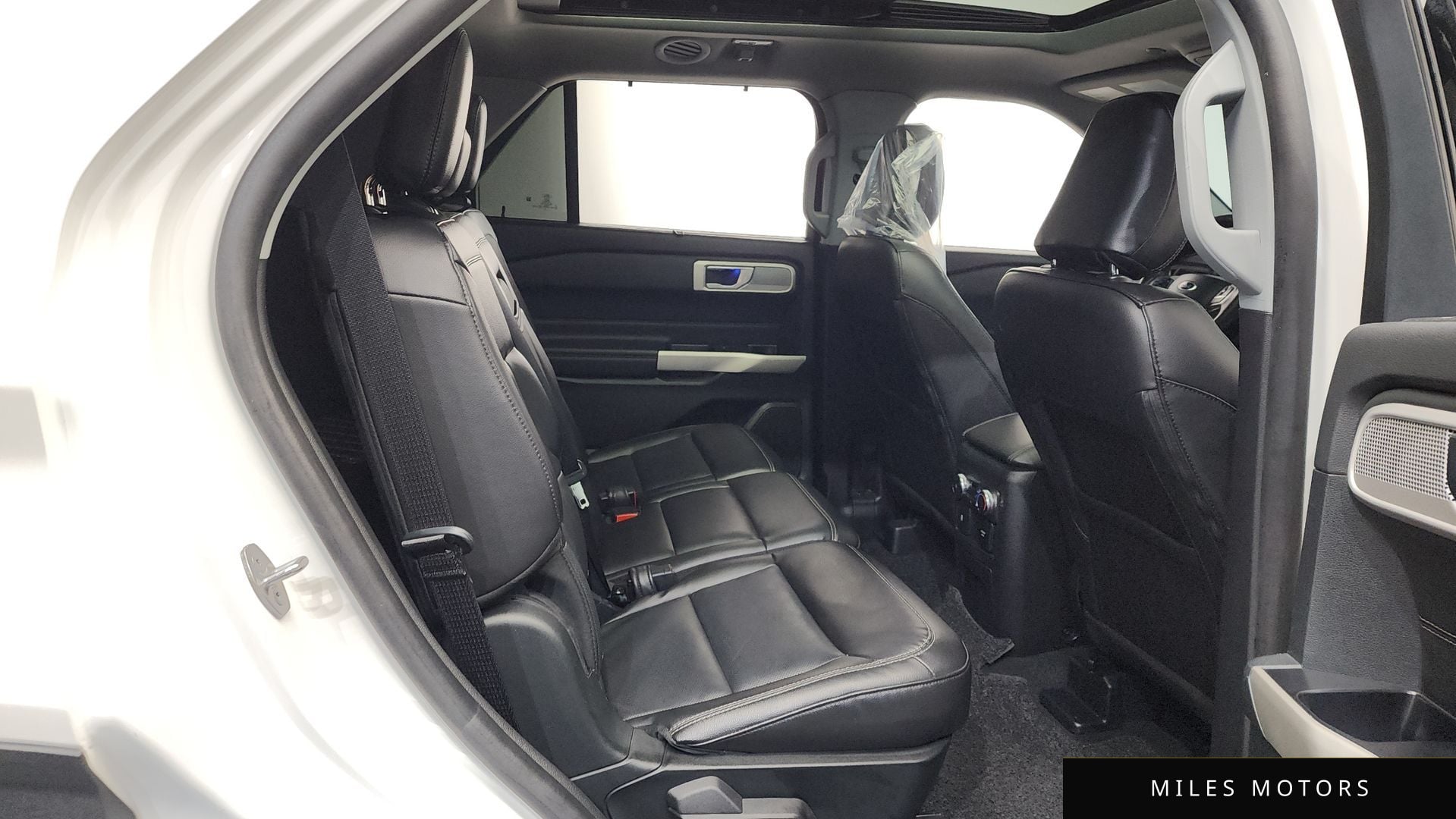 Ford Explorer 2022 — миниатюра 11