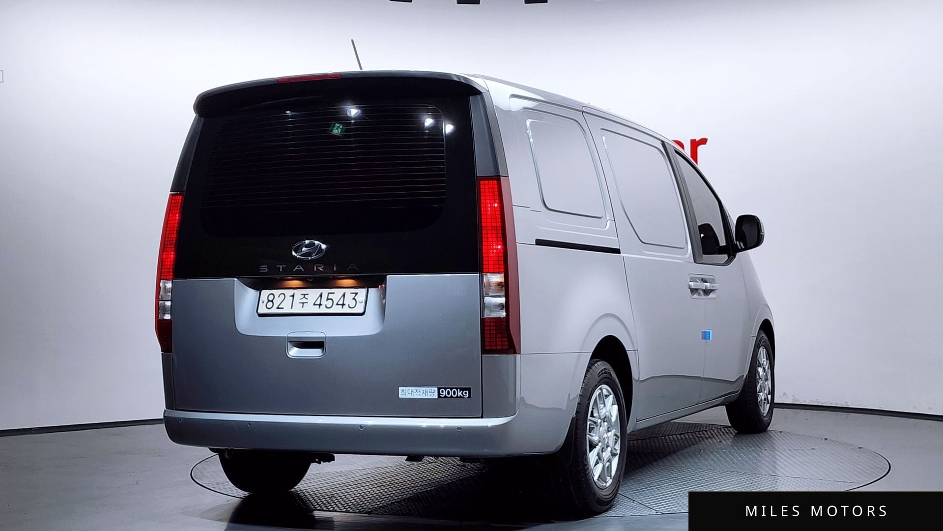 Hyundai Staria 2023 — миниатюра 2