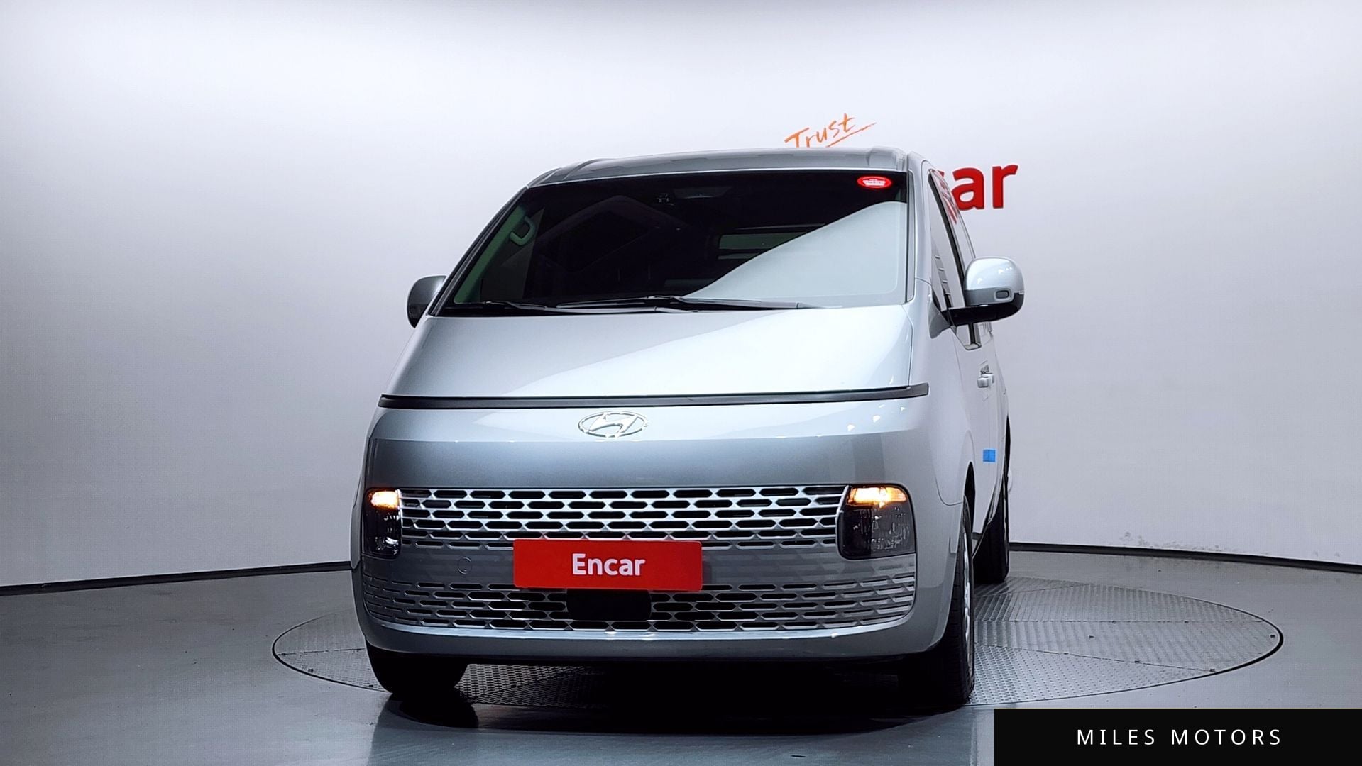 Hyundai Staria 2023 — миниатюра 3