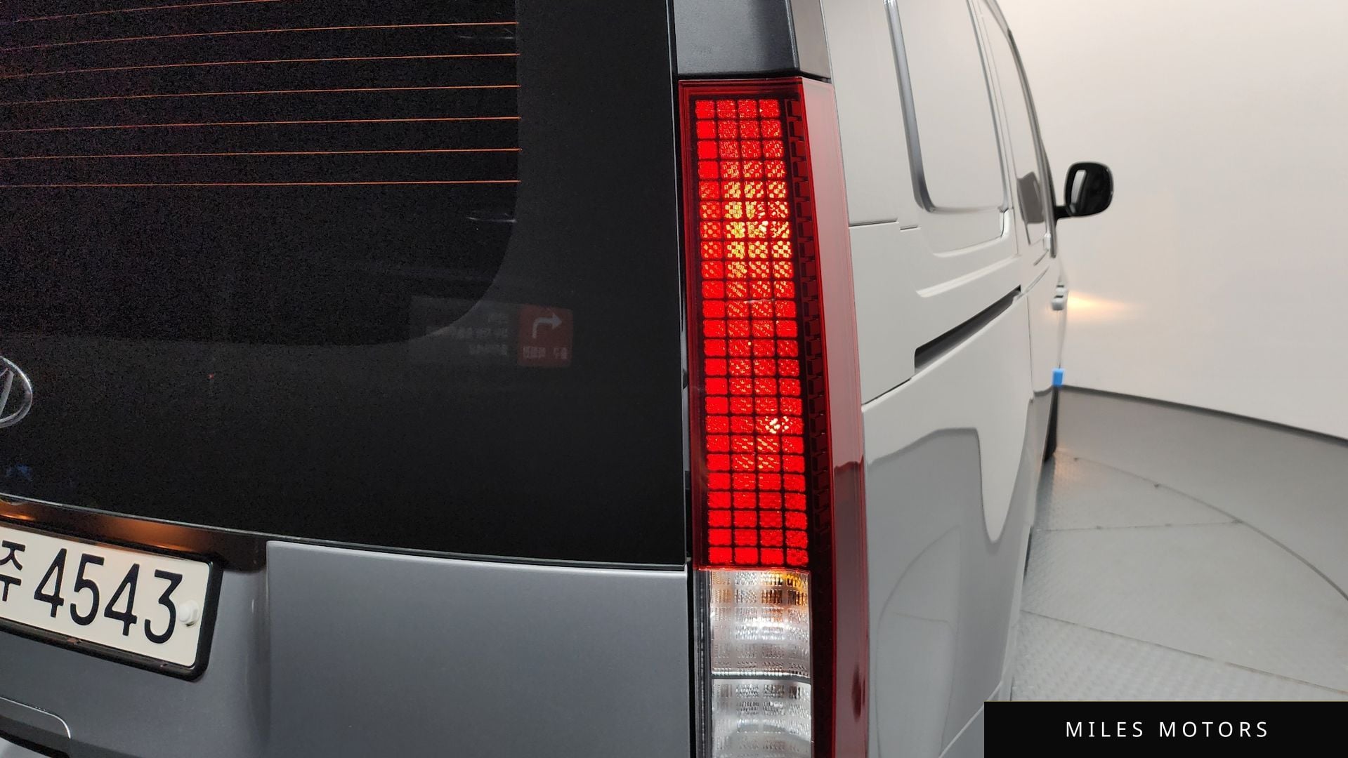 Hyundai Staria 2023 — миниатюра 9
