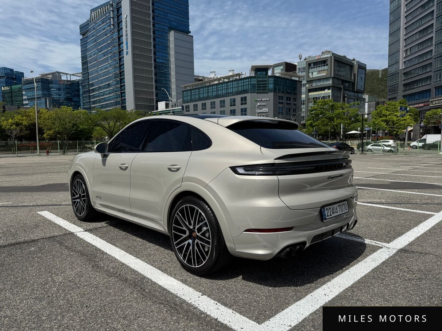 Porsche Cayenne 2025 — миниатюра 2