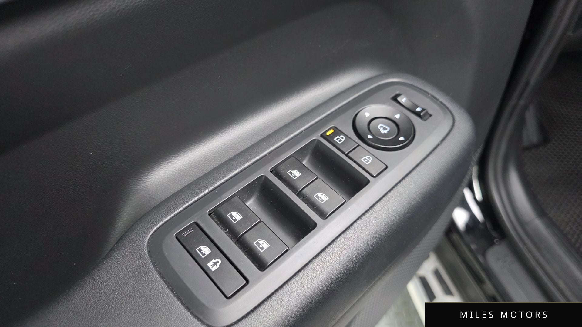 Hyundai Santafe 2024 — миниатюра 20
