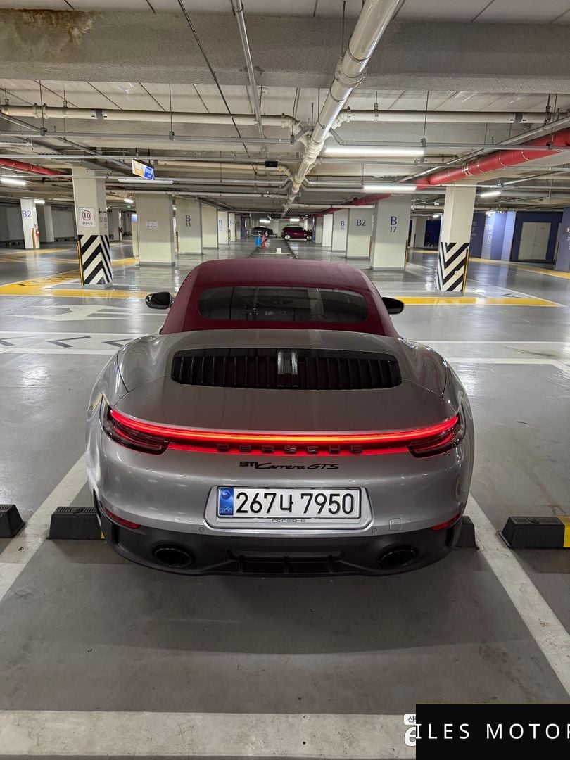 Porsche 911 (992) 2024 — миниатюра 3