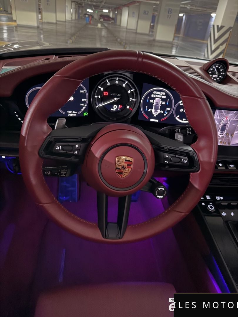 Porsche 911 (992) 2024 — миниатюра 6