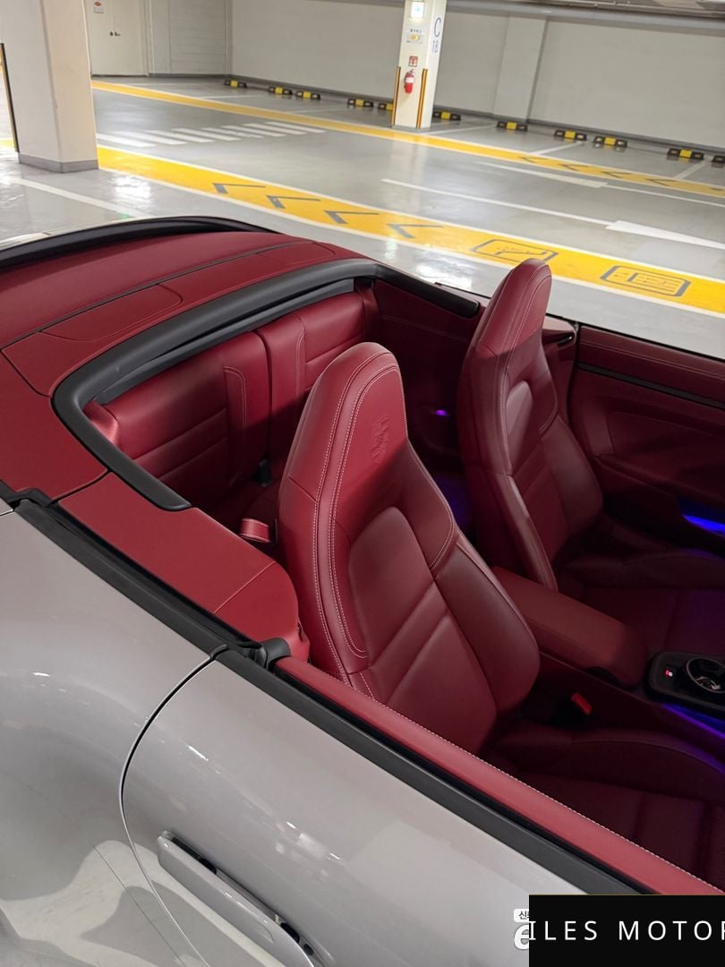 Porsche 911 (992) 2024 — миниатюра 9