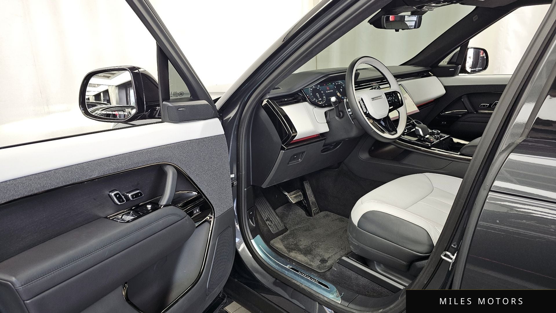 Land Rover Range Rover Sport 2023 — миниатюра 13