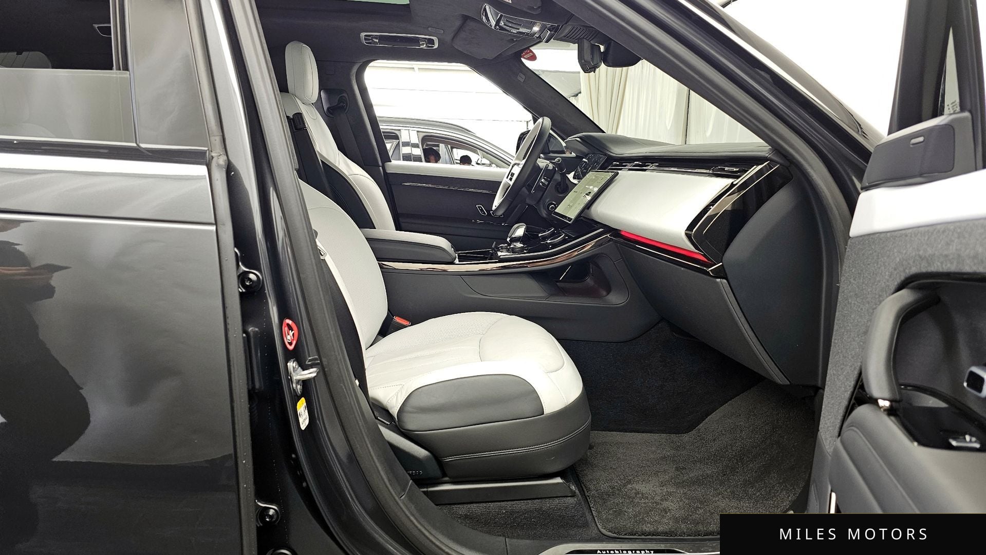 Land Rover Range Rover Sport 2023 — миниатюра 17