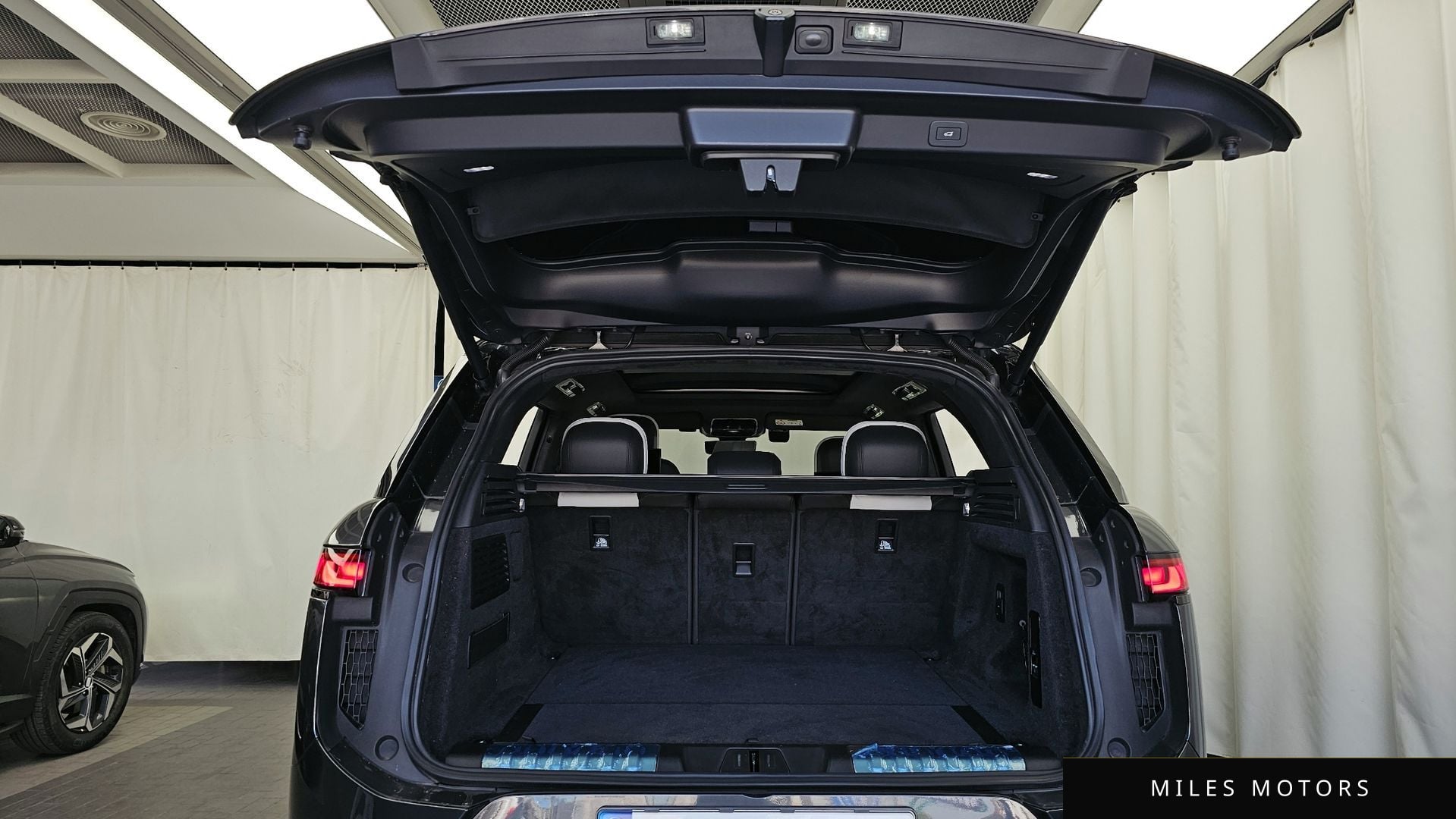 Land Rover Range Rover Sport 2023 — миниатюра 26