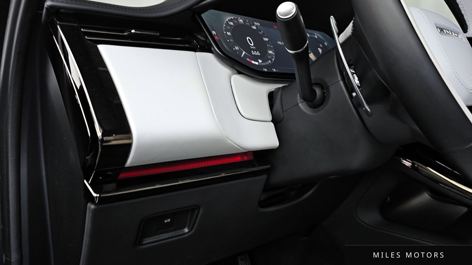 Land Rover Range Rover Sport 2023 — миниатюра 29