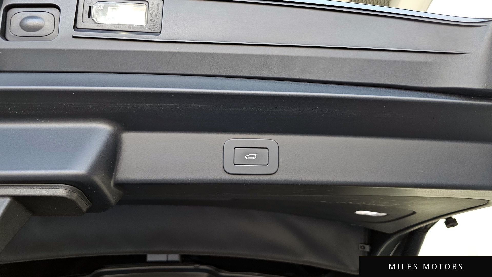 Land Rover Range Rover Sport 2023 — миниатюра 31