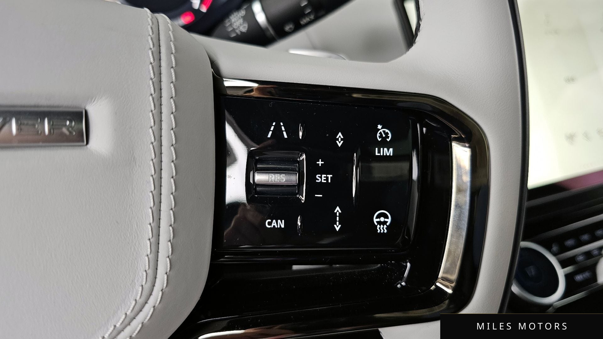 Land Rover Range Rover Sport 2023 — миниатюра 35