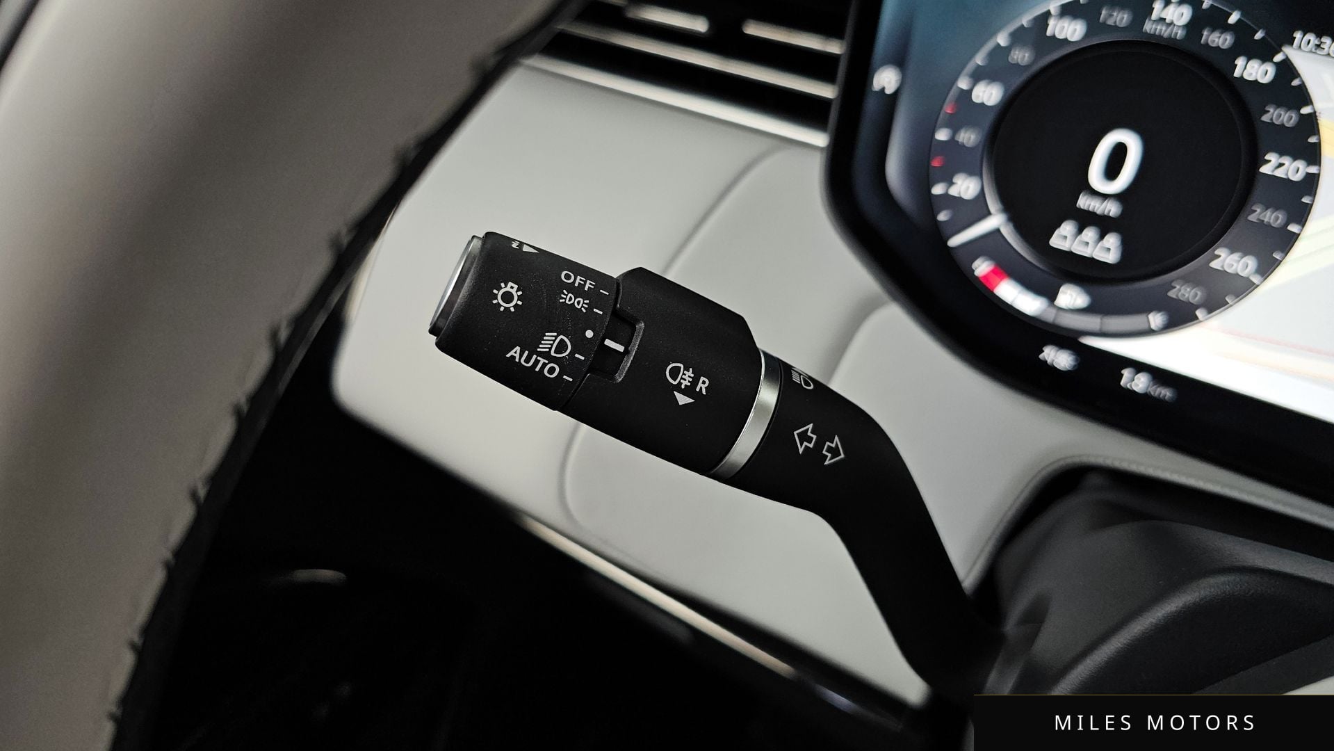 Land Rover Range Rover Sport 2023 — миниатюра 39