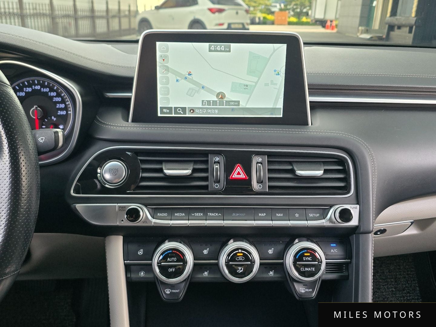 Genesis G70 2019 — миниатюра 12