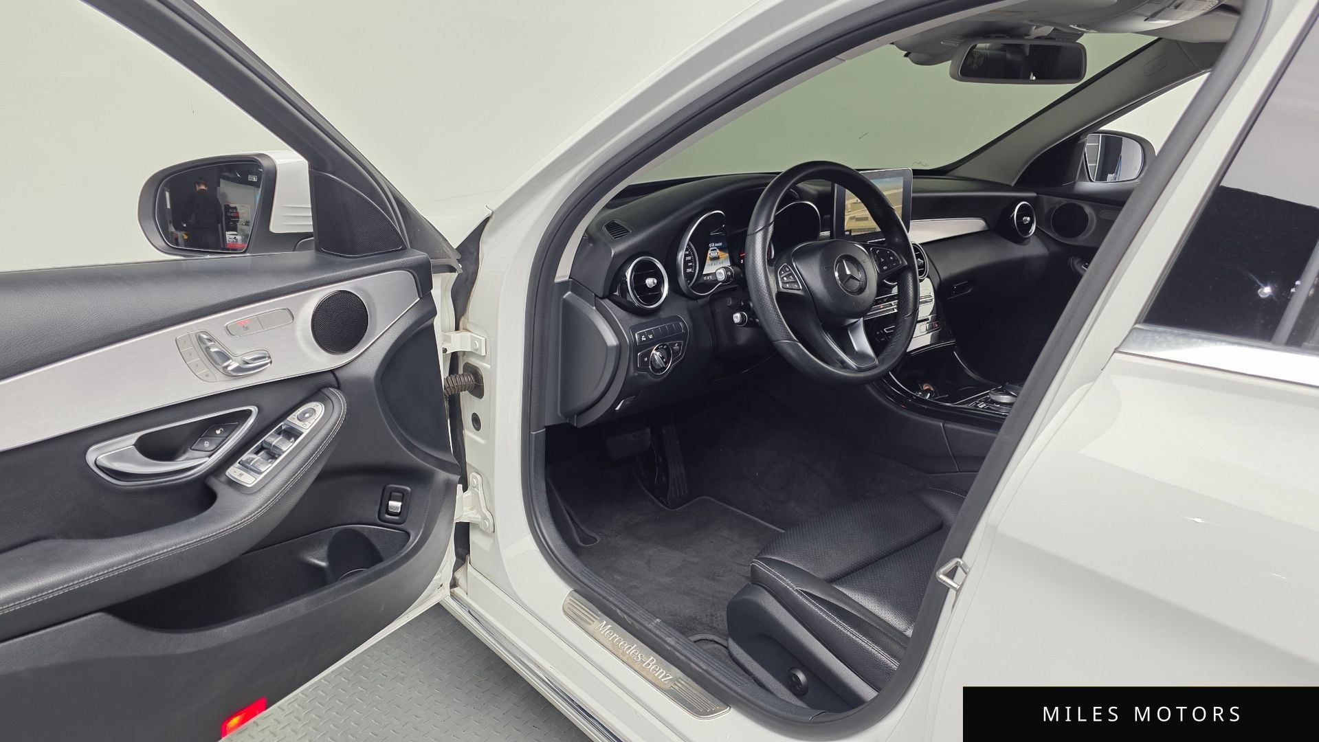 Mercedes-Benz C-Class W205 2017 — миниатюра 10