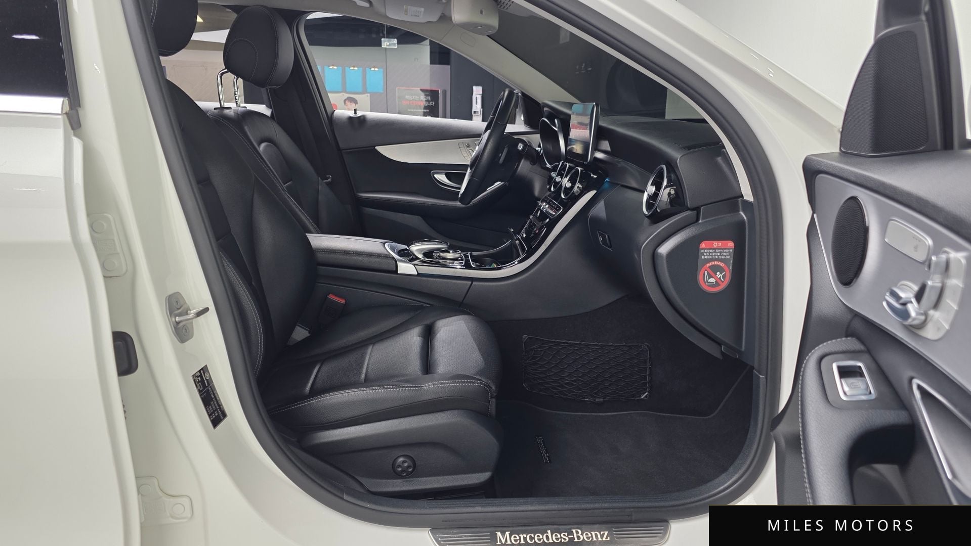 Mercedes-Benz C-Class W205 2017 — миниатюра 11