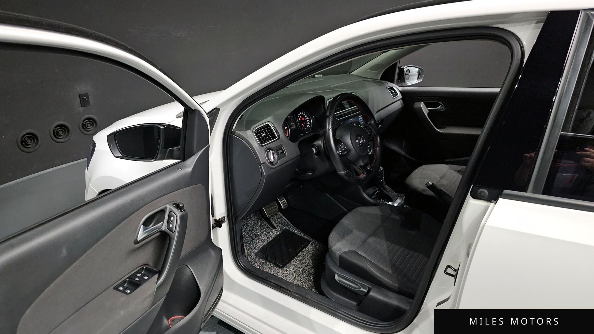 Volkswagen Polo 2014 — миниатюра 10