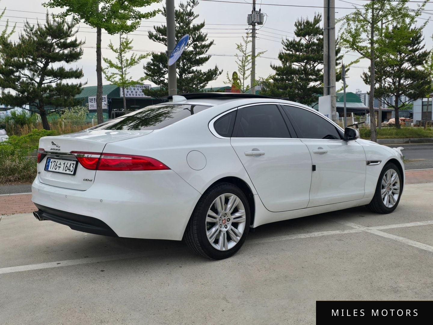 Jaguar XF (X260) 2019 — миниатюра 2