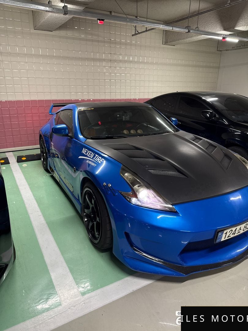 Nissan 370Z 2010 — фото 1 из 11