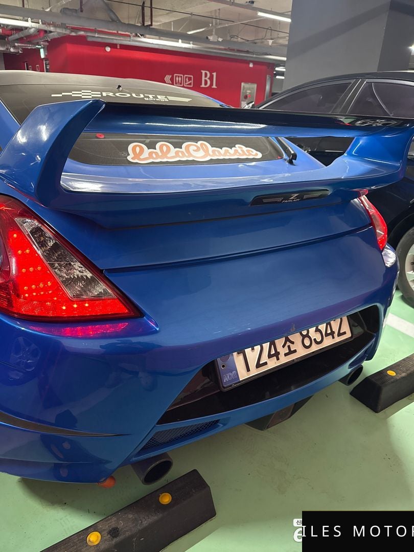 Nissan 370Z 2010 — миниатюра 4