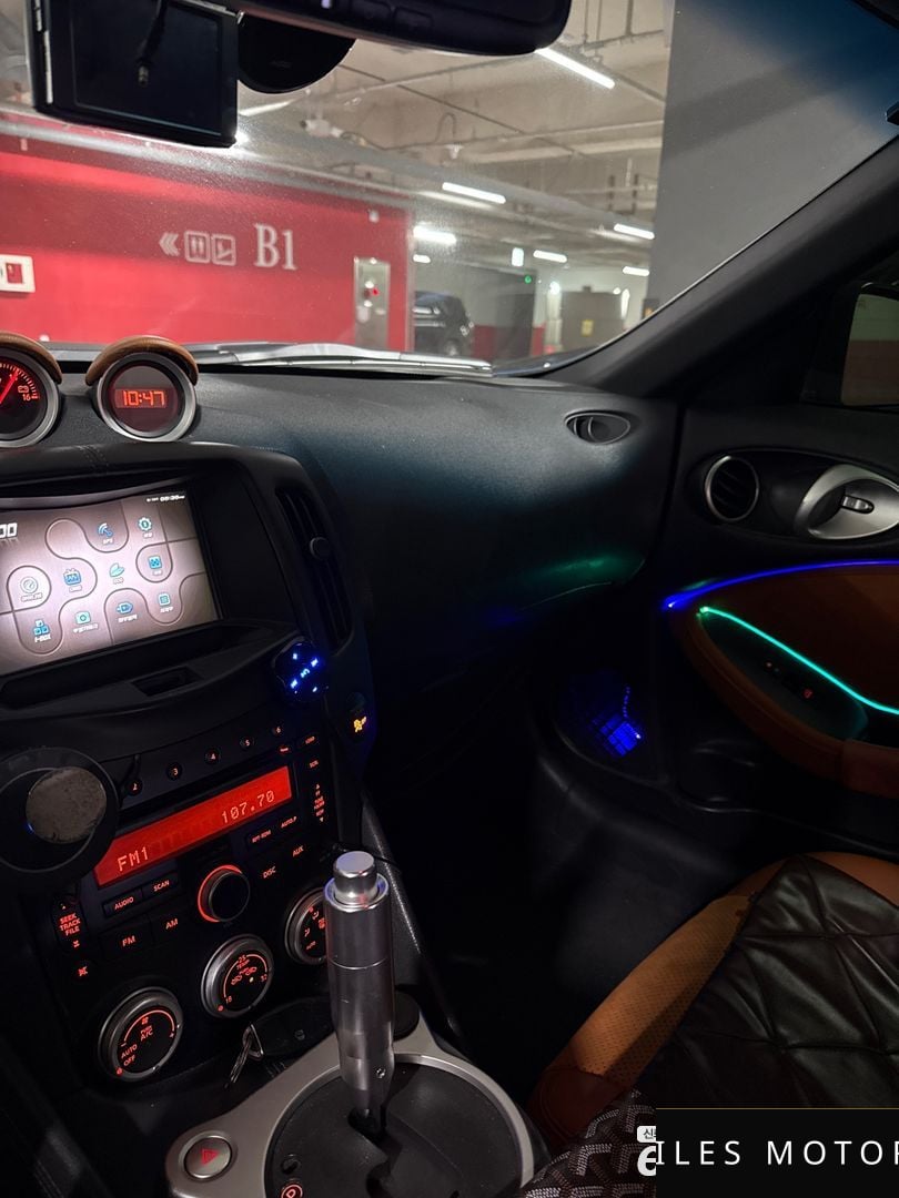 Nissan 370Z 2010 — миниатюра 10
