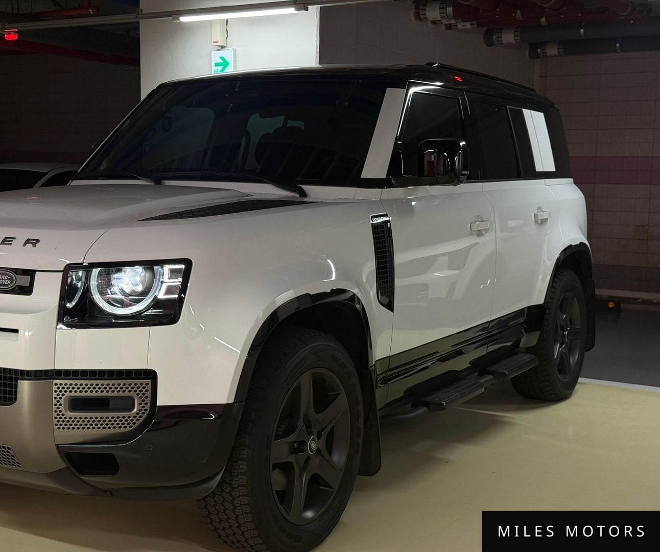 Land Rover Defender 2025