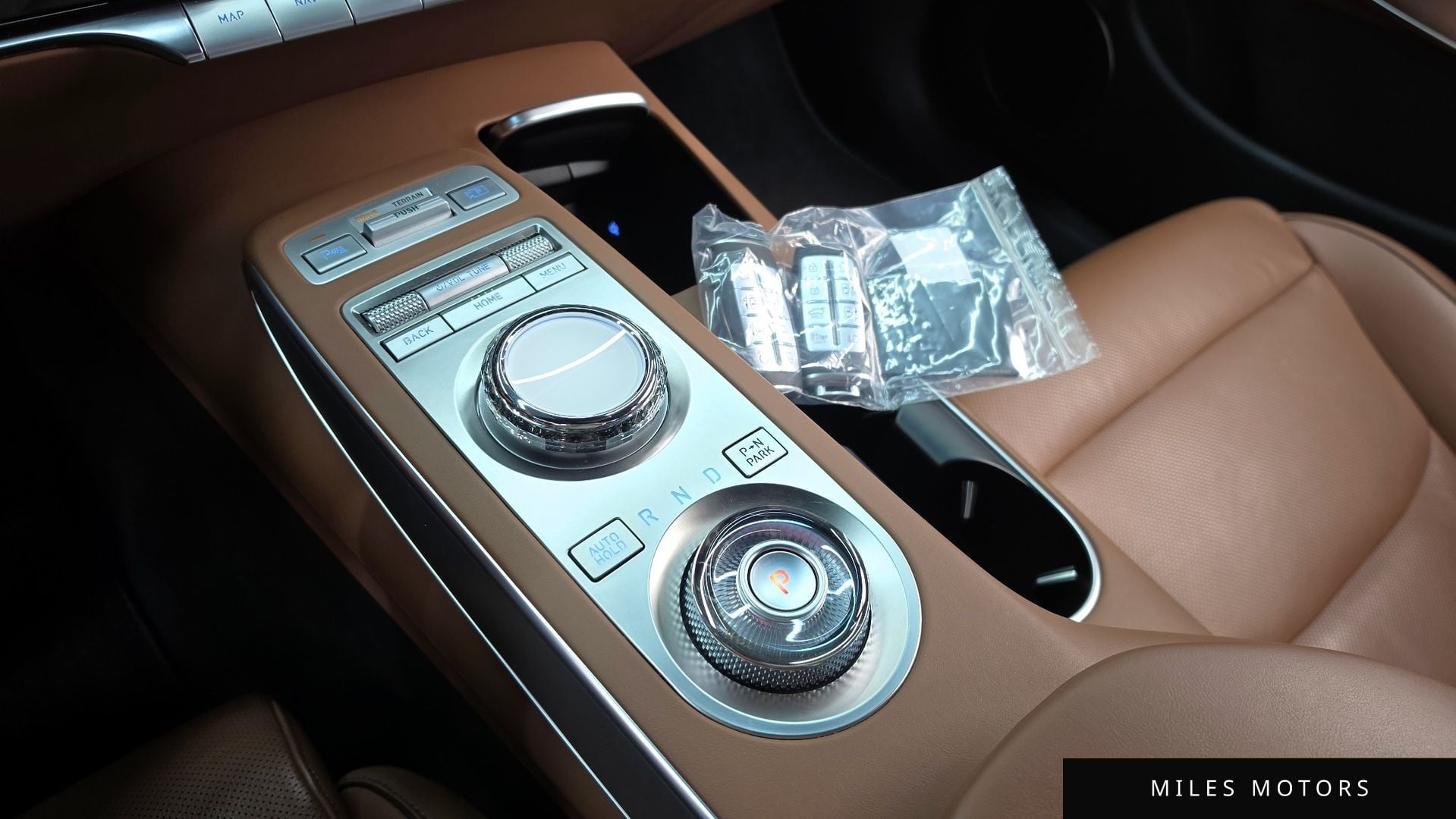 Genesis GV70 2022 — миниатюра 12