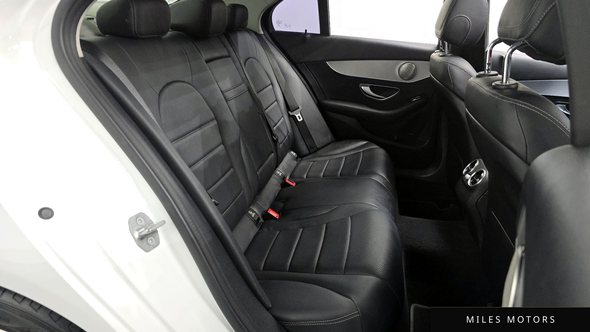 Mercedes-Benz C-Class W205 2017 — миниатюра 11