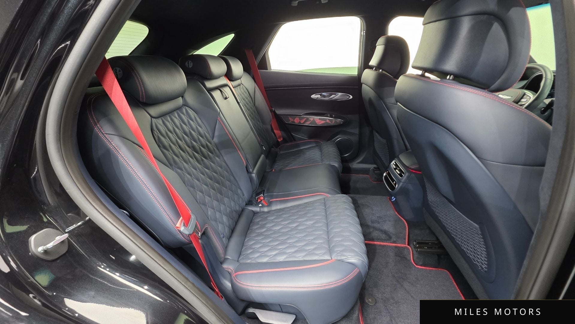 Genesis GV70 2023 — миниатюра 18