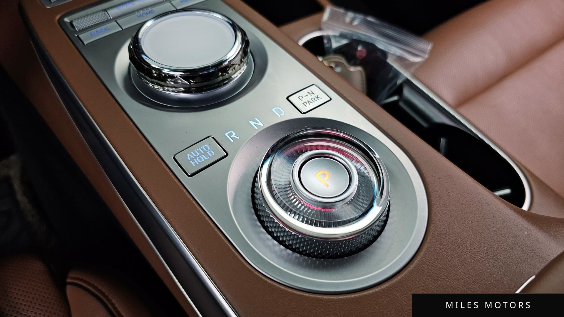 Genesis GV70 2022 — миниатюра 12