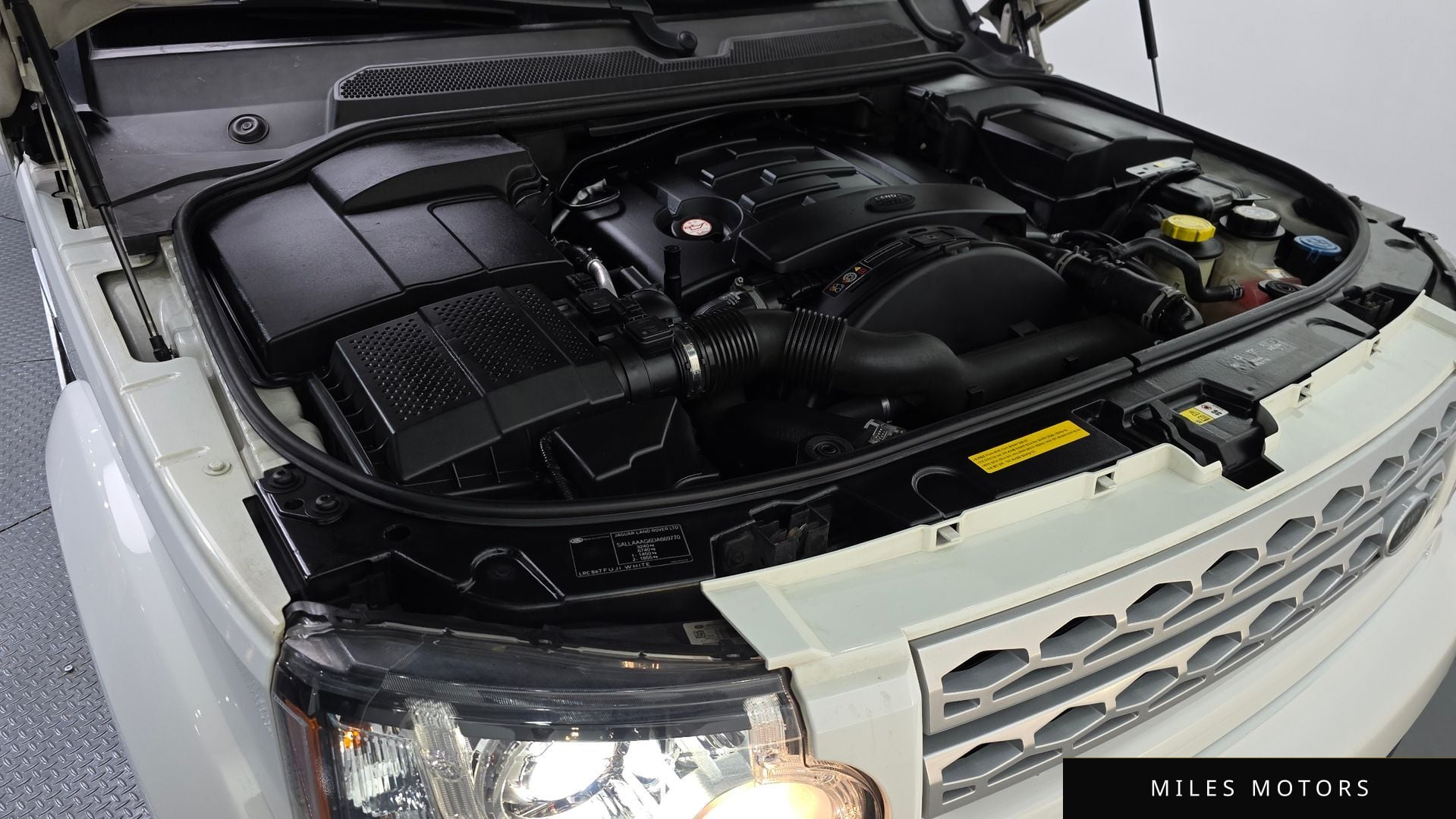 Land Rover Discovery 2013 — миниатюра 6
