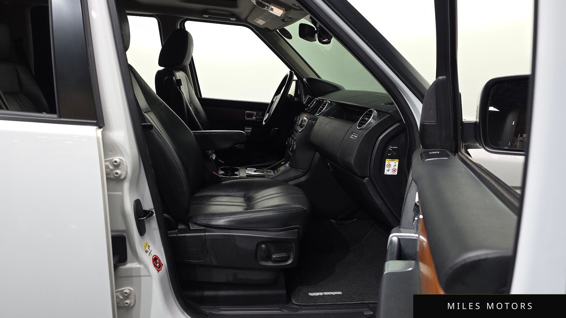 Land Rover Discovery 2013 — миниатюра 11