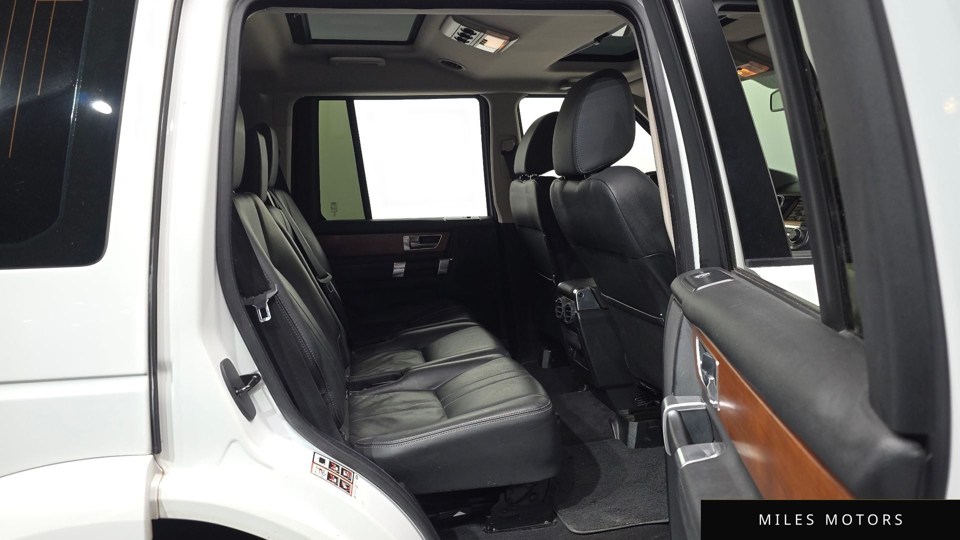 Land Rover Discovery 2013 — миниатюра 12