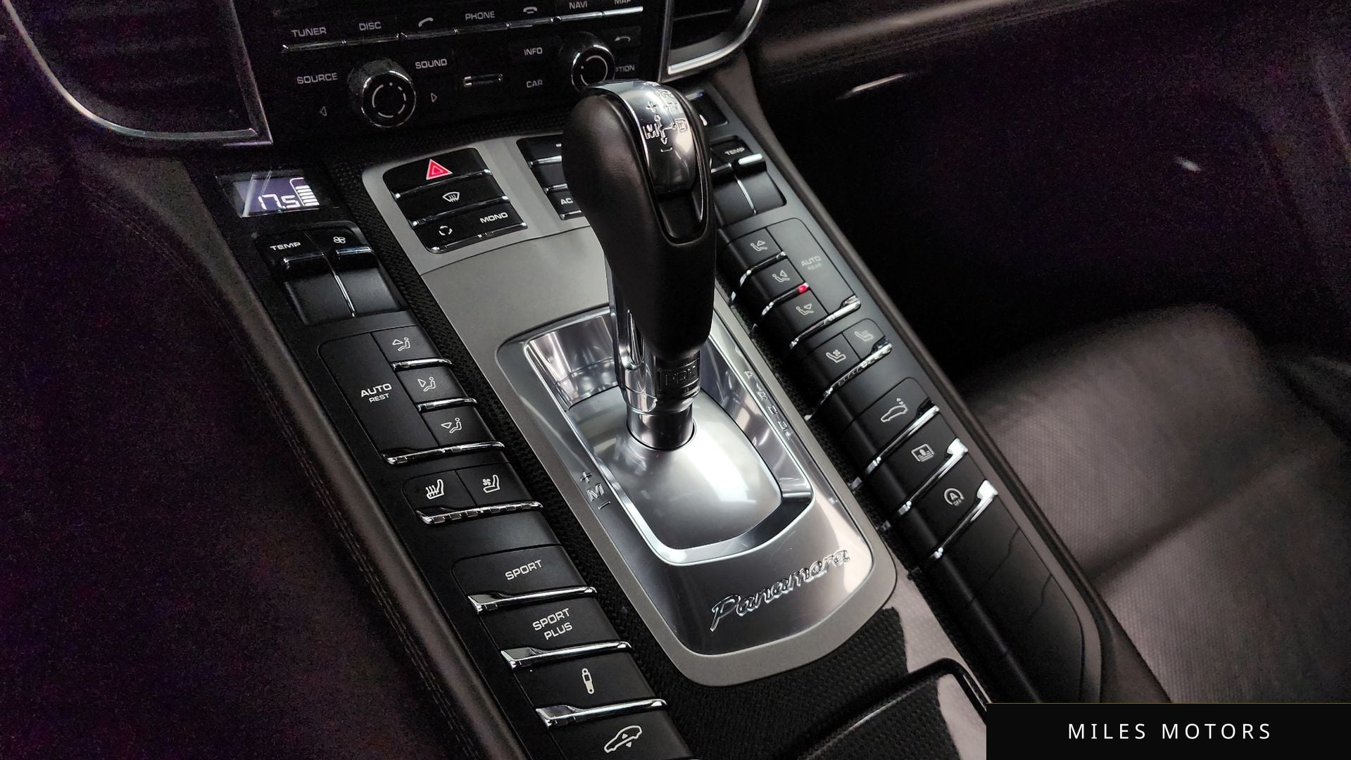 Porsche Panamera 2011 — миниатюра 9