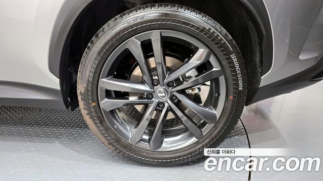 Лексус NX350h 2025 — миниатюра 7