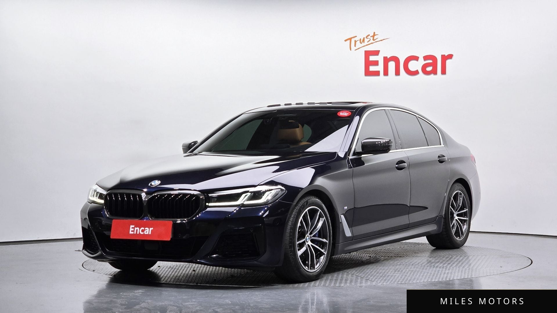 BMW 5 Series (G30) 2023 — фото 1 из 12